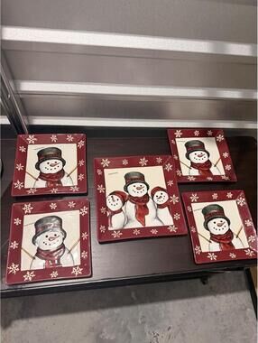 New 5 St. Nicholas Square Yuletide Snowman Dinner Plates, Square, Hand Painted *